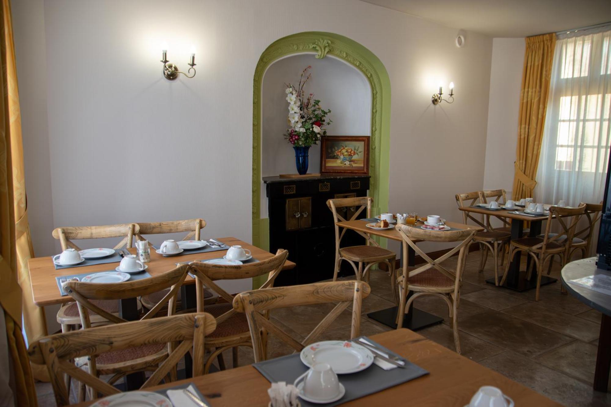 Logis Le Saint Nicolas Bar-sur-Aube Exterior photo