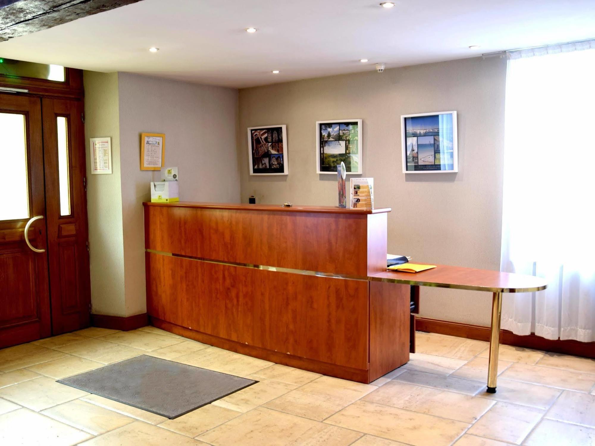 Logis Le Saint Nicolas Bar-sur-Aube Exterior photo