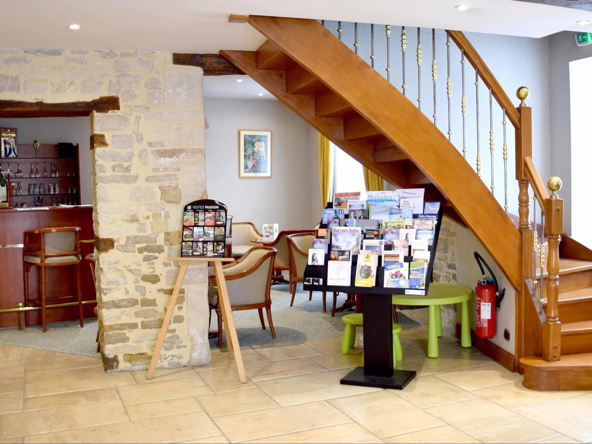 Logis Le Saint Nicolas Bar-sur-Aube Exterior photo